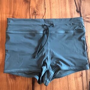 Vuori swim shorty Sz M